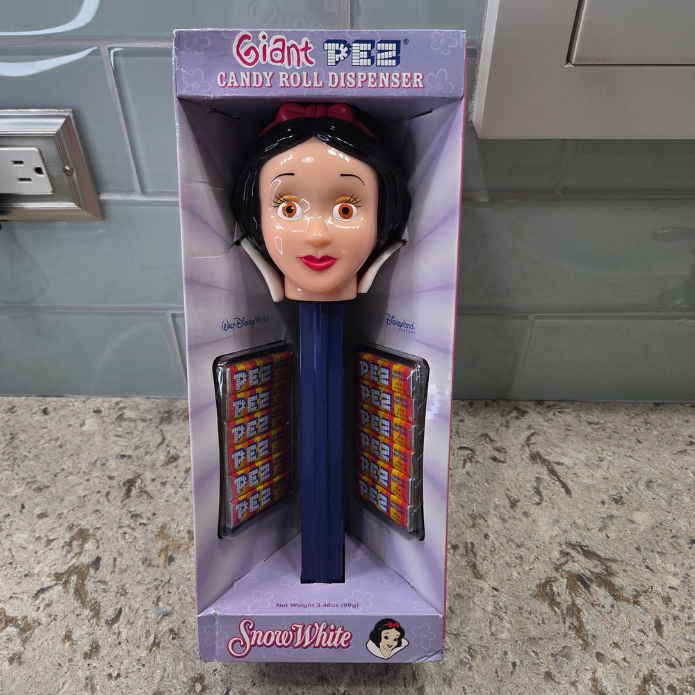 Disney Giant‎ PEZ Candy Roll Dispenser Snow White New In Box Candy Toy